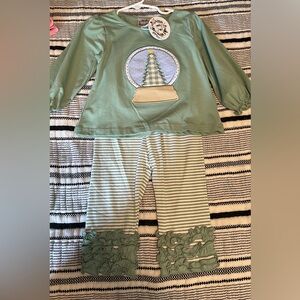 Saving Grace Smocks Winter Snowglobe Set